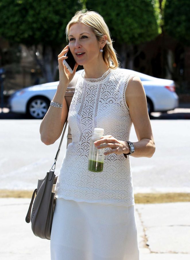 Kelly Rutherford in White on Melrose in Los Angeles