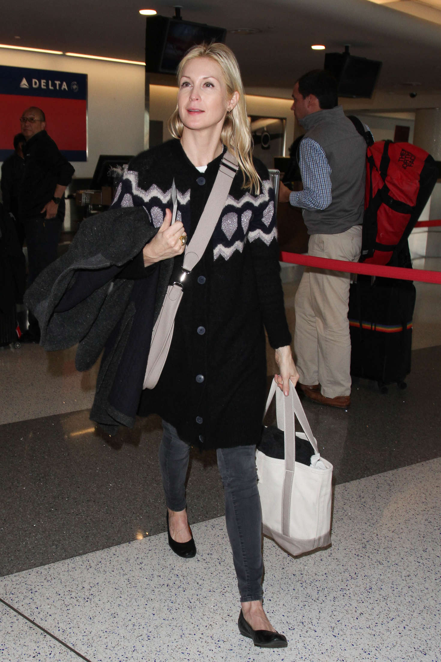 Kelly Rutherford 2016 : Kelly Rutherford: LAX Airport -02