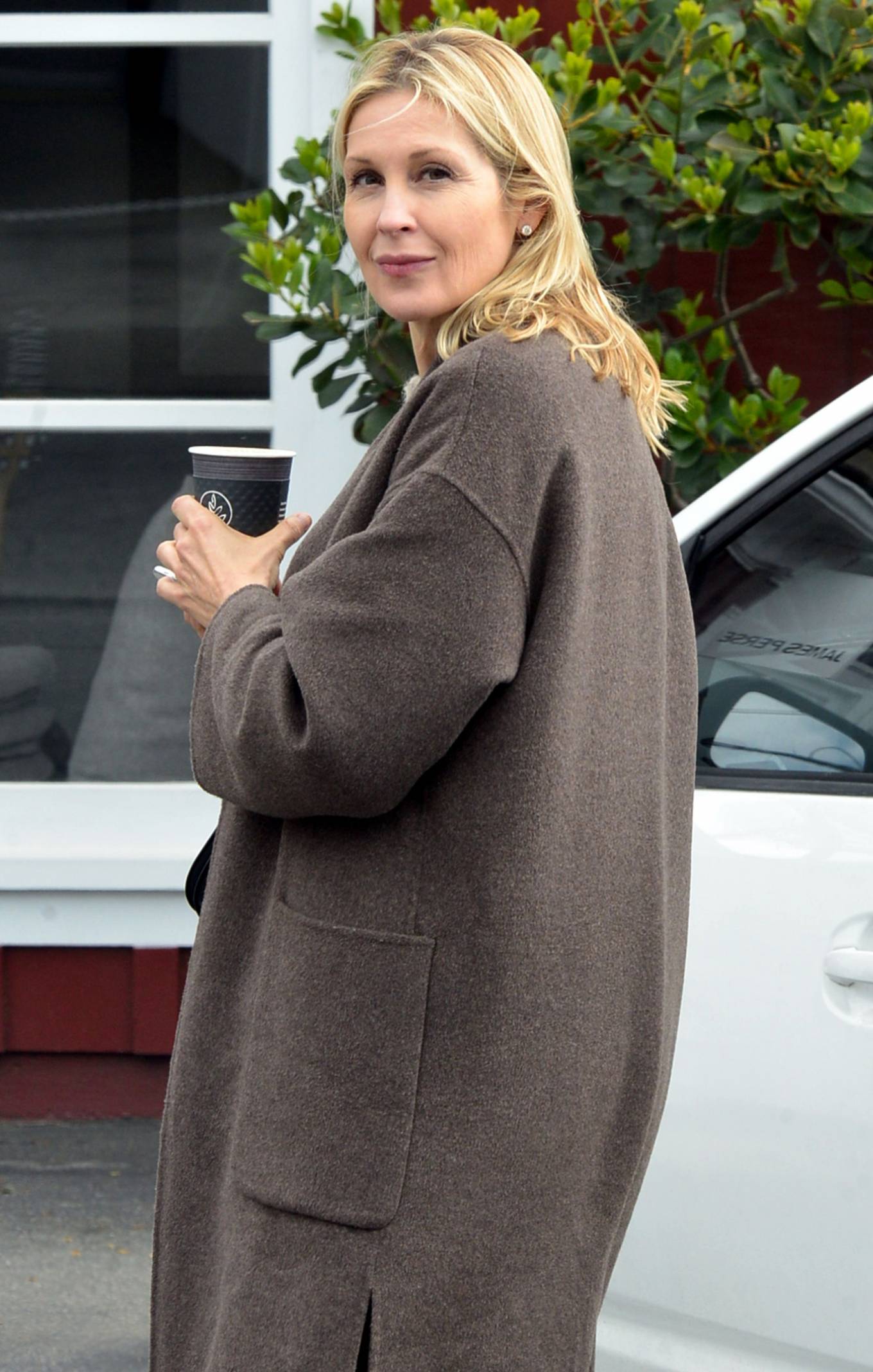Kelly Rutherford â€“ Out and about in Los Angeles