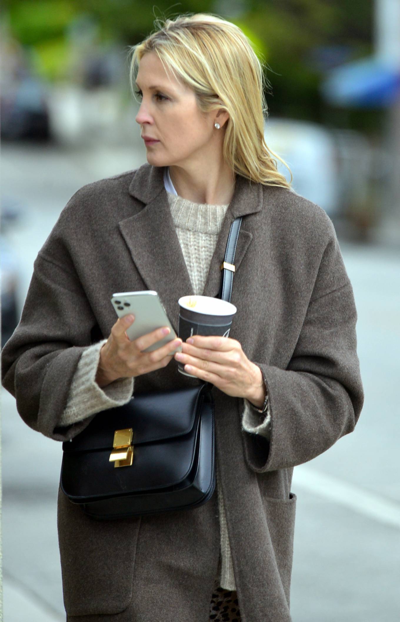 Kelly Rutherford 2020 : Kelly Rutherford – Out and about in Los Angeles-09