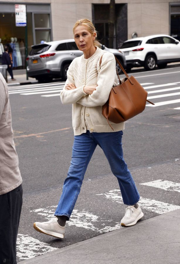 Kelly Rutherford - Out and about in New York