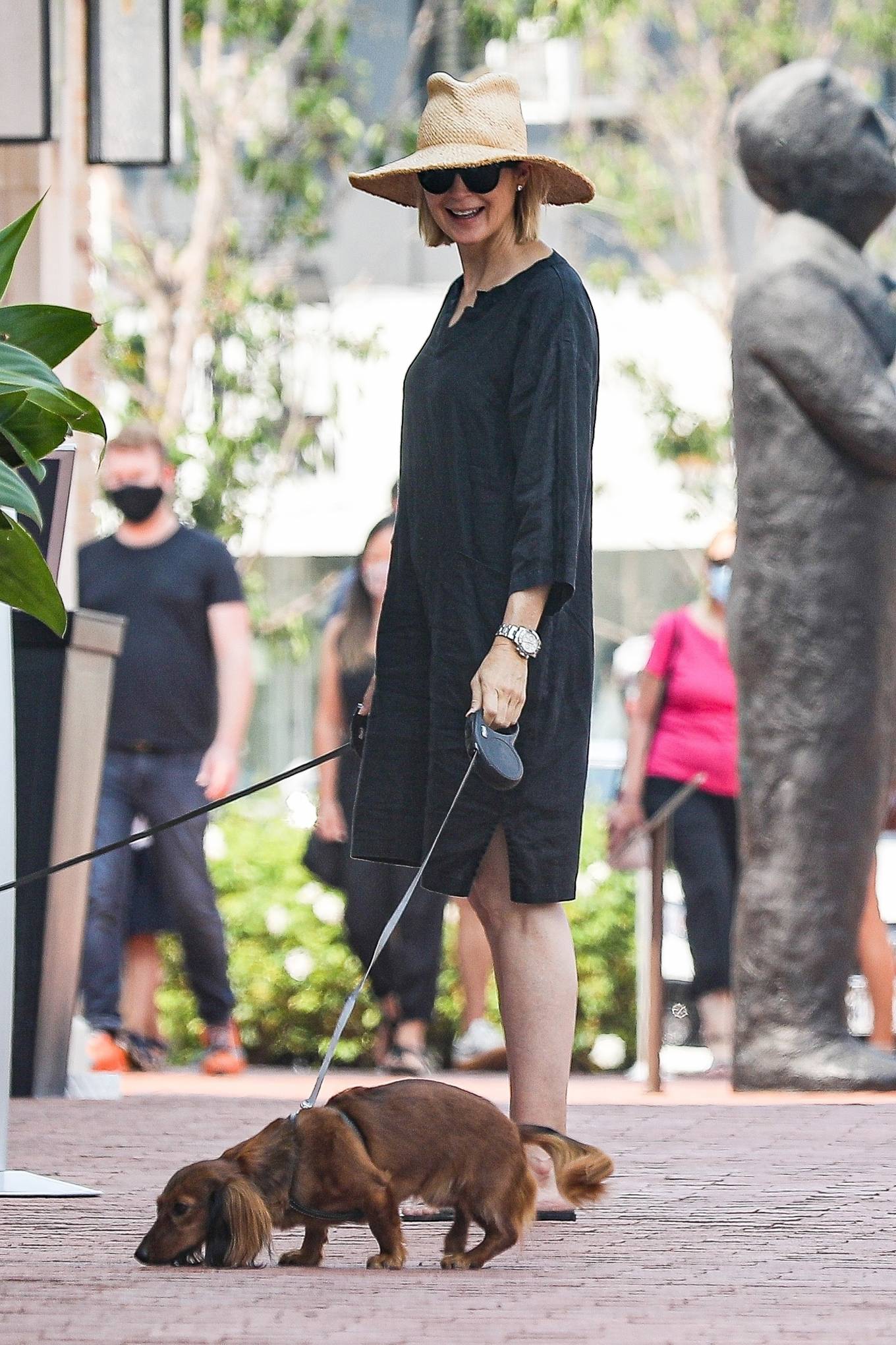 Kelly Rutherford 2020 : Kelly Rutherford – Shopping candids in Pacific Palisades-03