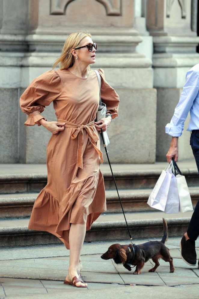 Kelly Rutherford - Shopping in Milan