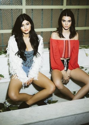 Kendall and Kylie Jenner - Kendall & Kylie's Spring 2015 Collection at PacSun