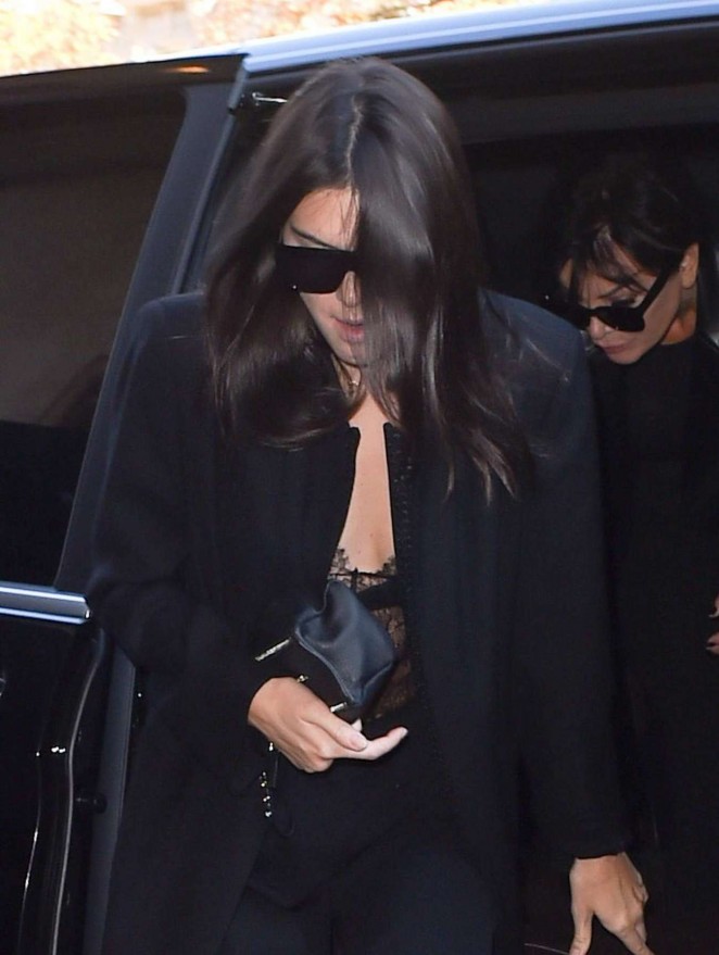 Kendall Jenner - Arrives at George V Hotel in NY