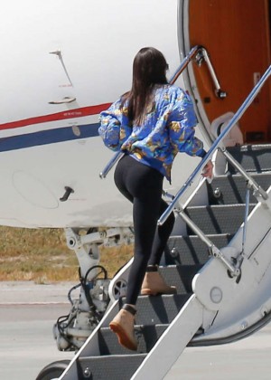 Kendall Jenner - Boarding a private plane in LA