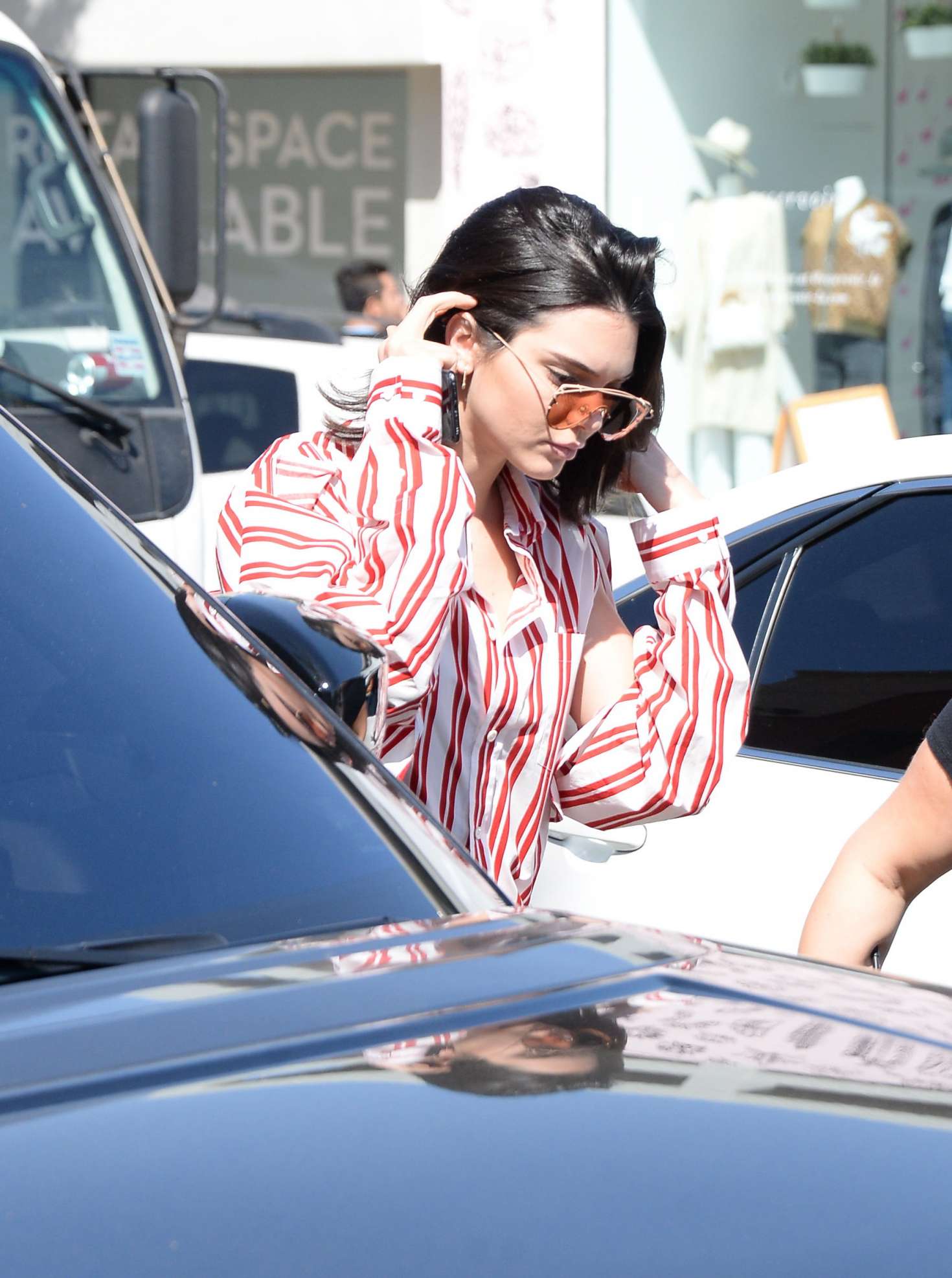 Kendall Jenner: Films at Cuveee on Robertson in LA -27 – GotCeleb