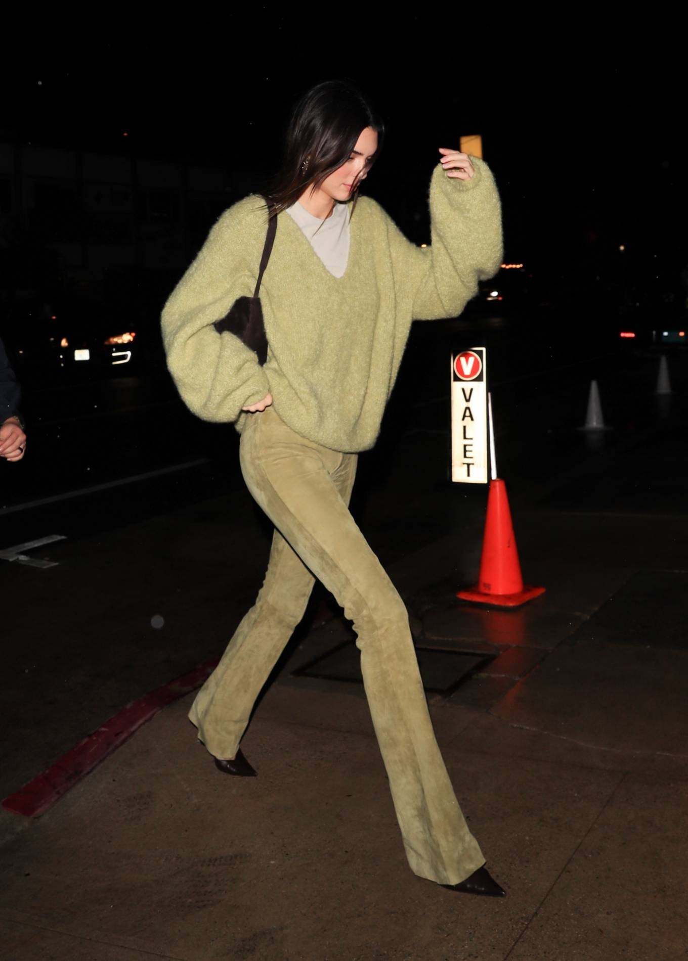 Kendall Jenner 2022 : Kendall Jenner – Heads to Giorgio Baldi restaurant in Santa Monica-12
