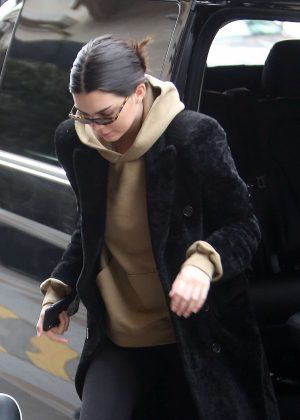 Kendall Jenner - Heads to photoshoot in Paris