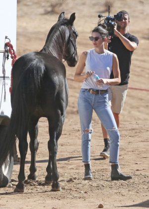 Kendall Jenner - Horseback Riding in Santa Clarita