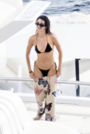 Kendall Jenner - In a bikini with her boyfriend Devin Booker in Positano