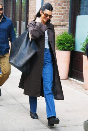 Kendall Jenner - In a brown trench coat and blue denim steps out for lunch in New York City