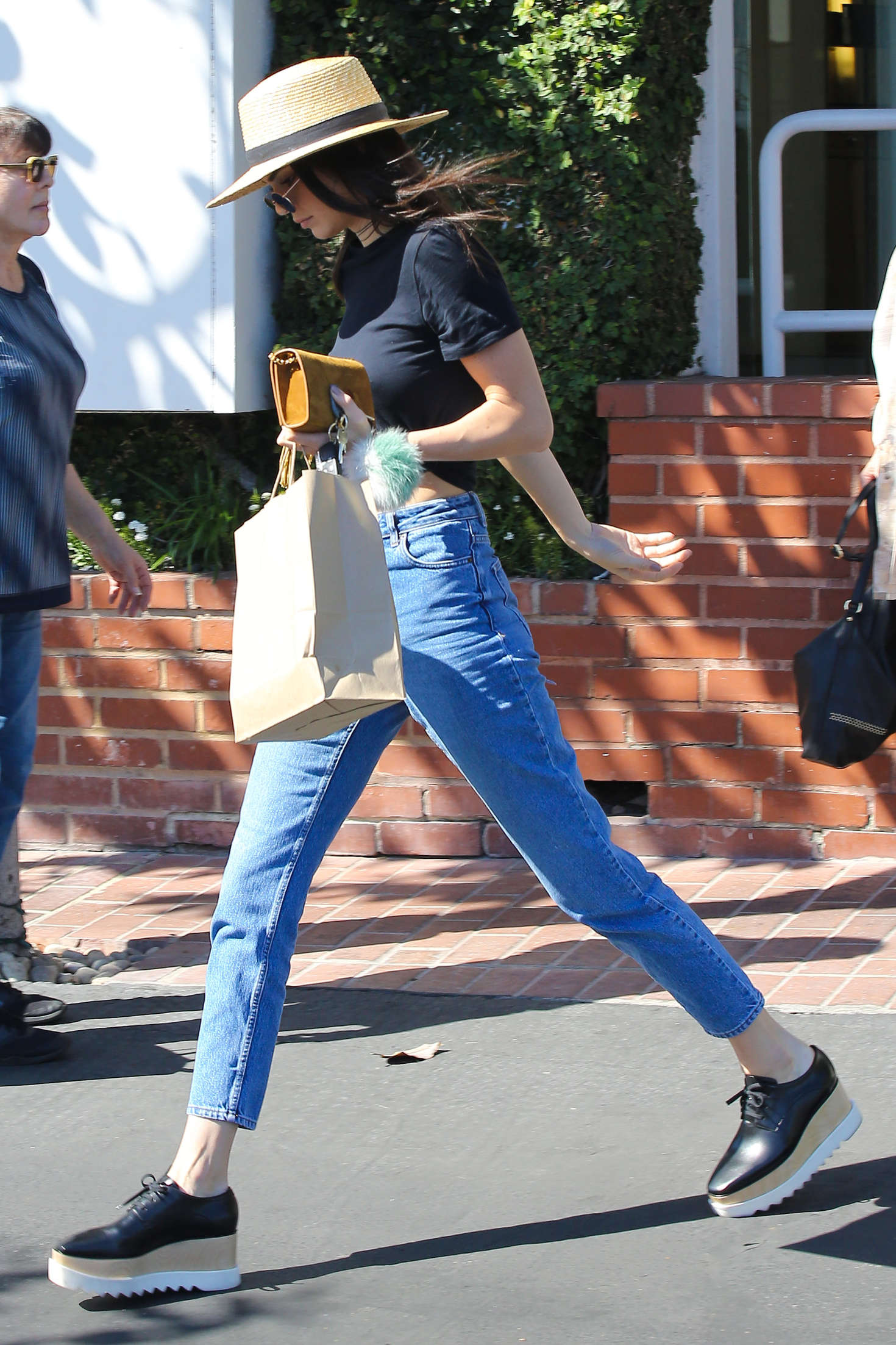 Kendall Jenner in Jeans at Mauros Cafe -10 | GotCeleb