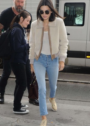Kendall Jenner Booty in jeans -01 | GotCeleb