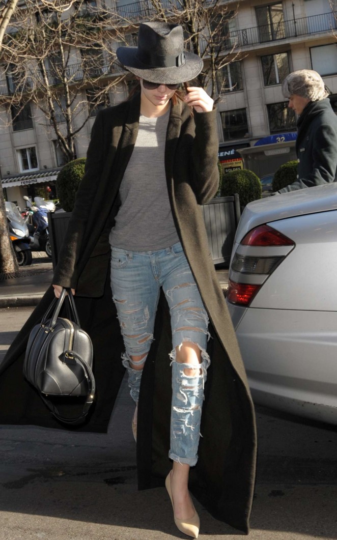 Kendall Jenner in Ripped Jeans Out in Paris