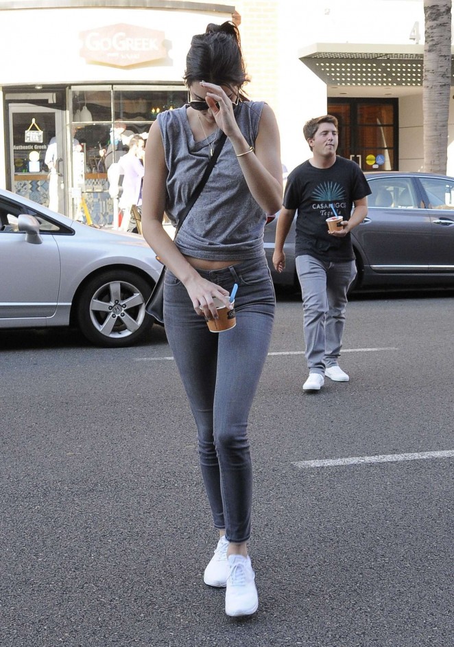 Kendall Jenner in Skinny Jeans Out in Beverly Hills