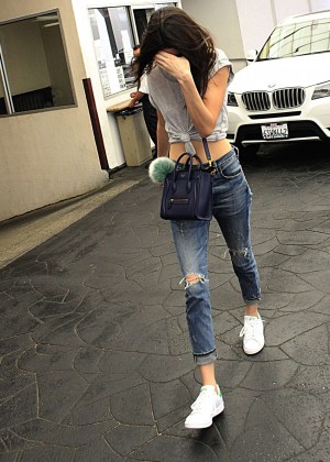 Kendall Jenner in Jeans Leaves a doctor's appointment in Beverly Hills