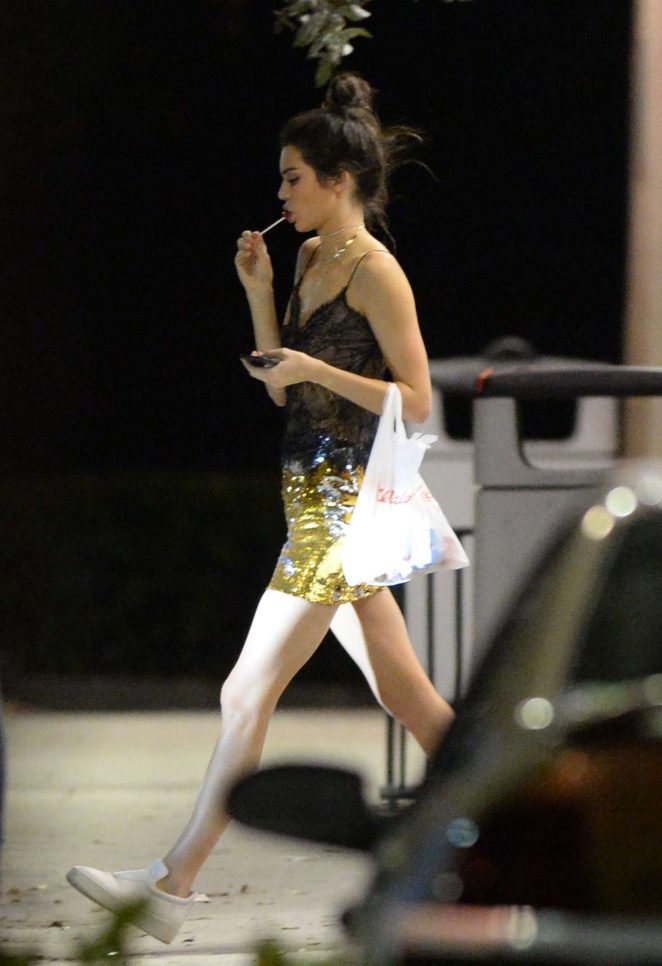 Kendall Jenner - Leaving a nightclub in Miami