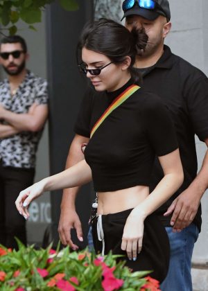 Kendall Jenner - Leaving an residential building with her boyfriend in New York City