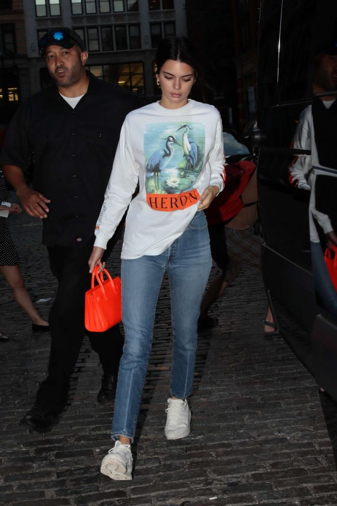 Kendall Jenner - Leaving her apartment in Manhattan
