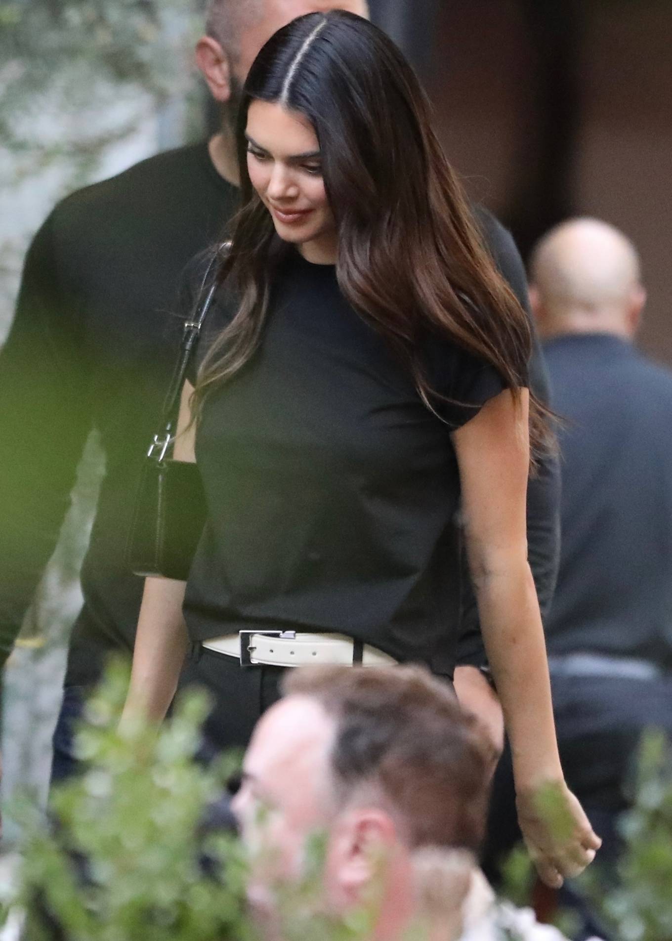 Kendall Jenner 2022 : Kendall Jenner – Out for a dinner in West Hollywood-11
