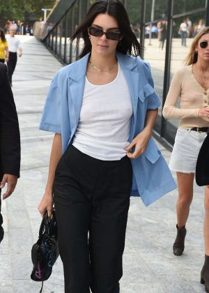 Kendall Jenner - Out in Milan