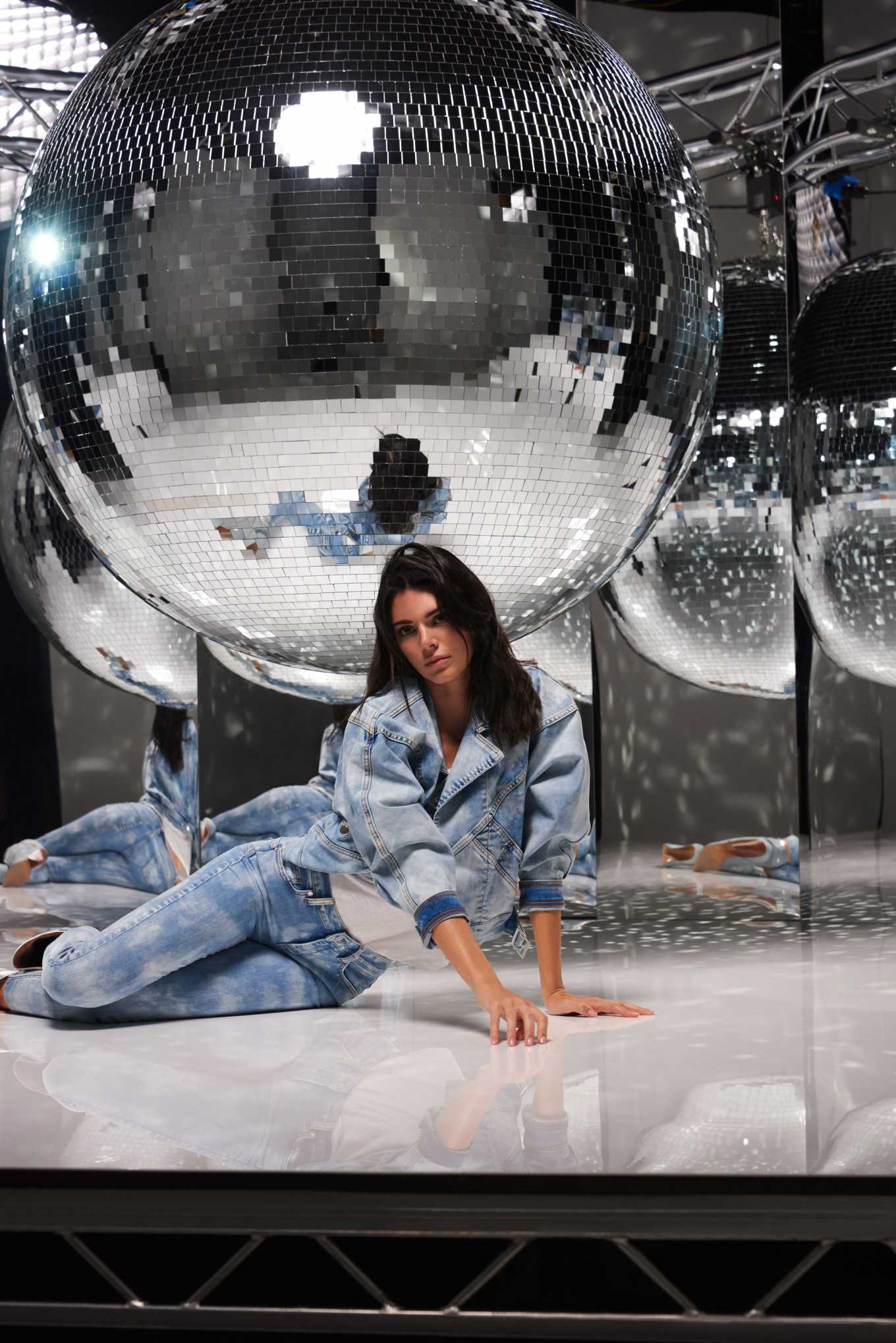 Kendall Jenner â€“ Poses for the new â€˜Liu Joâ€™ Campaign 2020