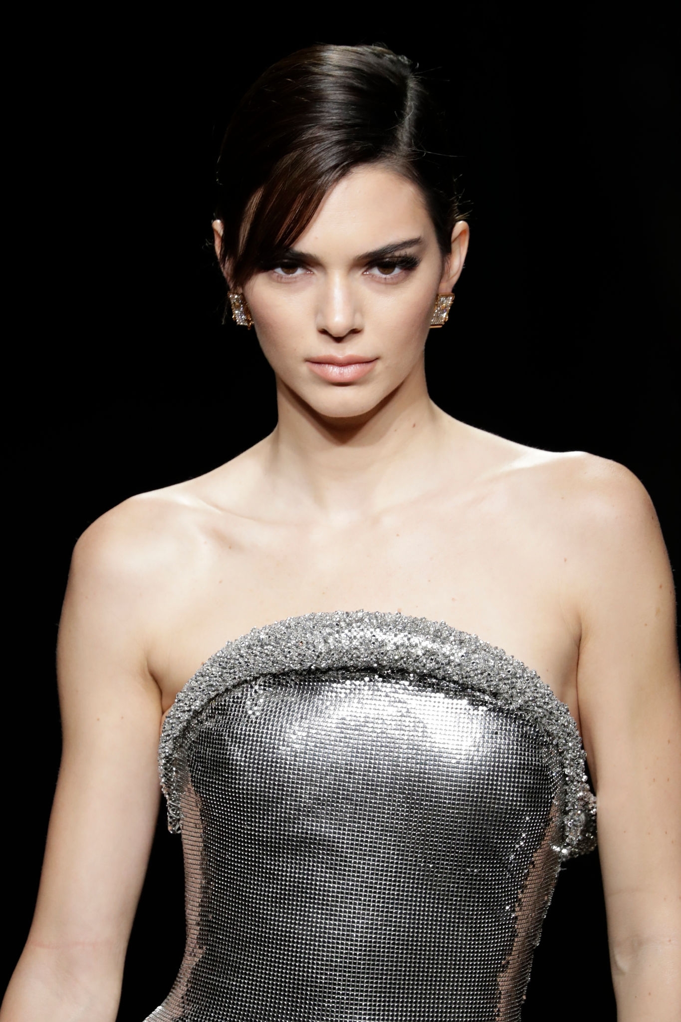 Kendall Jenner - Runaway at Versace show at Milan Fashion Week 2020-10 ...