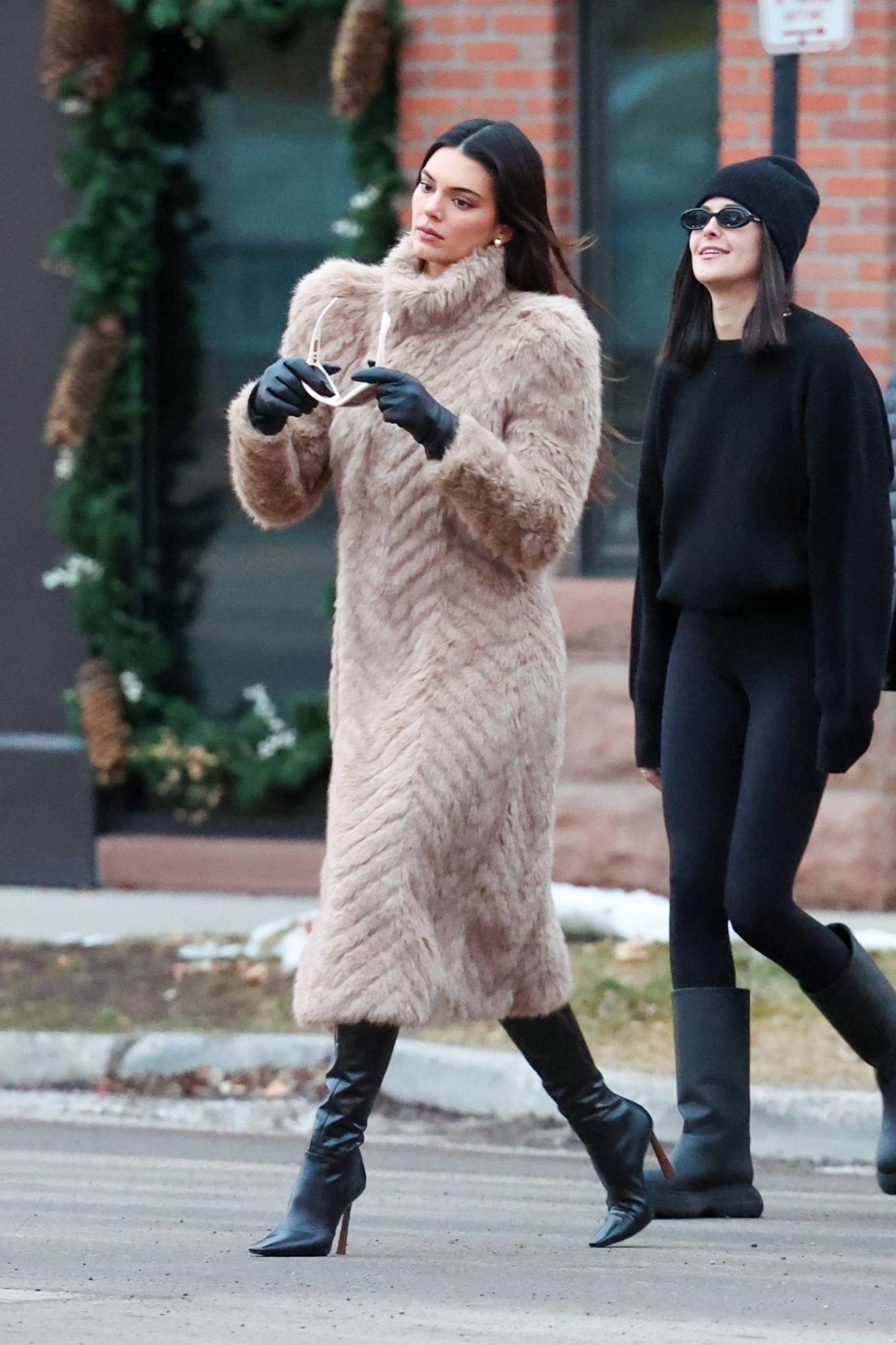 Kendall Jenner 2023 : Kendall Jenner – Seen in Aspen stroll with friends-11