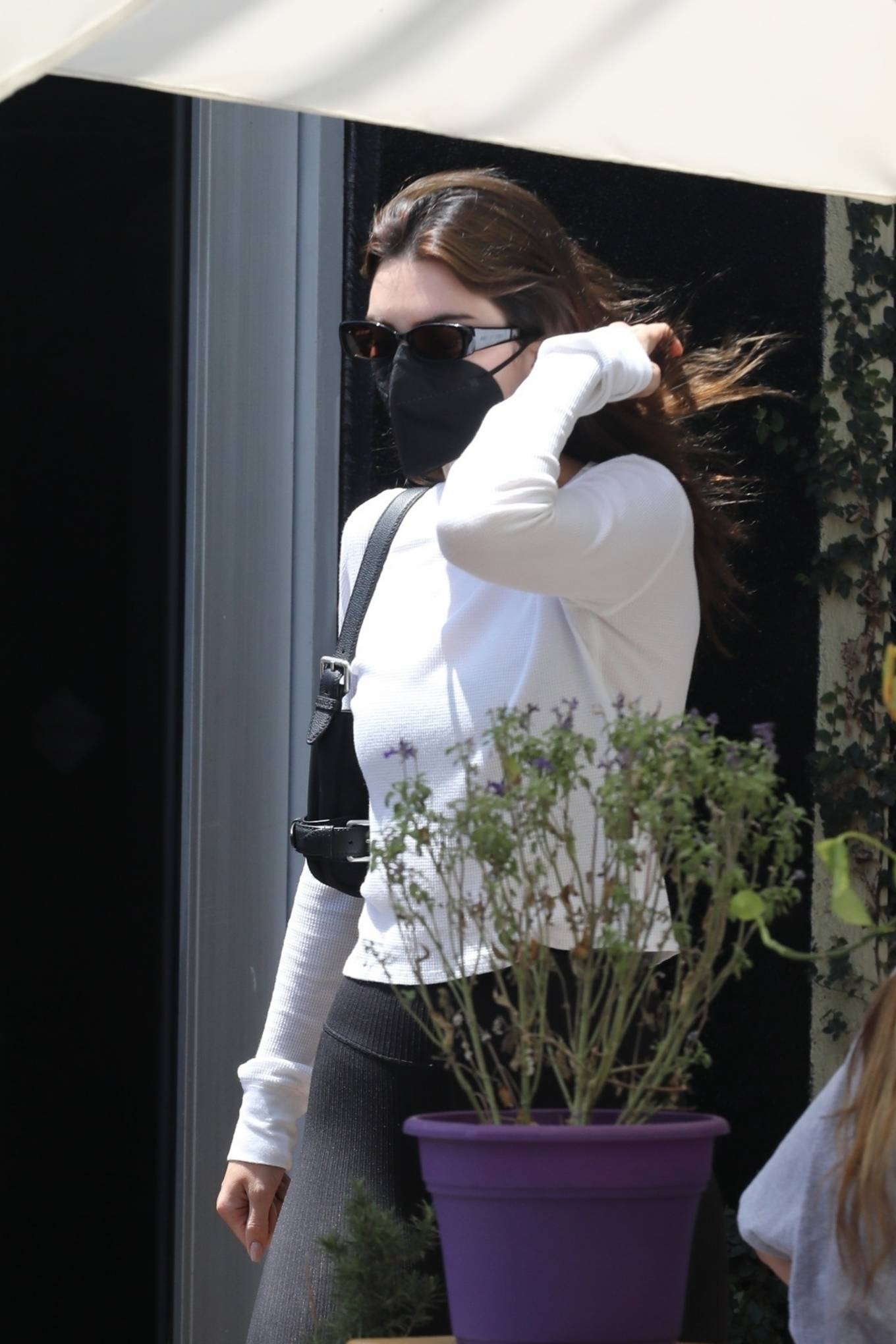 Kendall Jenner 2022 : Kendall Jenner – Shopping candids at Distorted People in West Hollywood-05