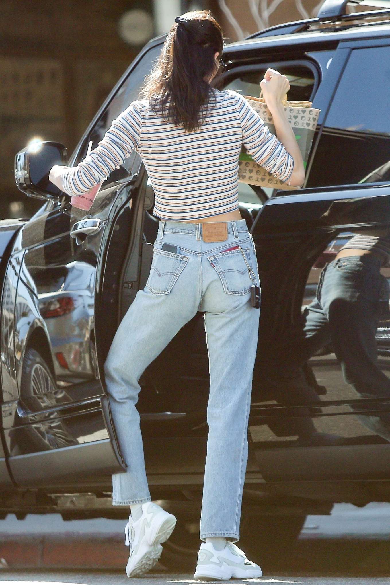 Kendall Jenner 2019 : Kendall Jenner – Stops by Kreation in Beverly Hills-10