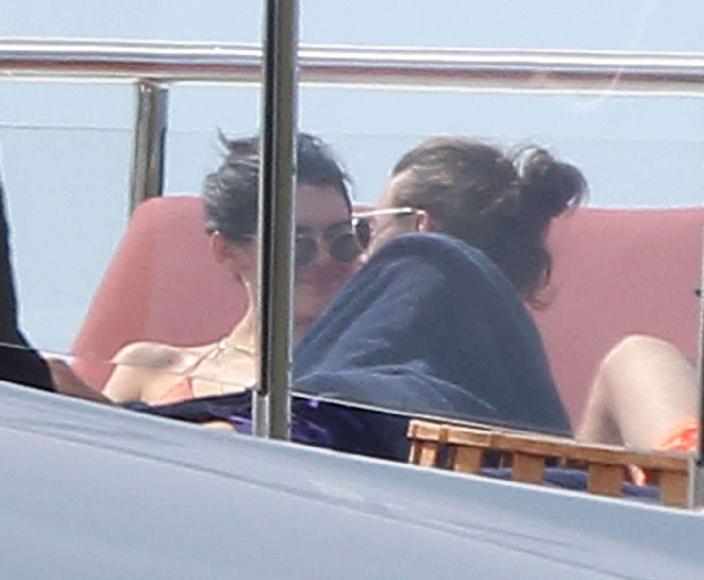 Kendall Jenner 2016 : Kendall Jenner: Wearing a Bikini on a yacht in Antigu...