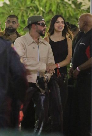 Kendall Jenner - With boyfriend Bad Bunny attending Drake’s 'It’s All A Blur concert' in Inglewood