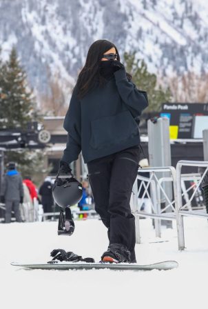 Kendall Jenner - With Kylie seen snowboarding at the mountains in Aspen