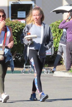 Kendra Wilkinson - Out for a lunch