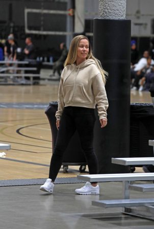 Kendra Wilkinson - Seen at her kids' basketball practice in Los Angeles
