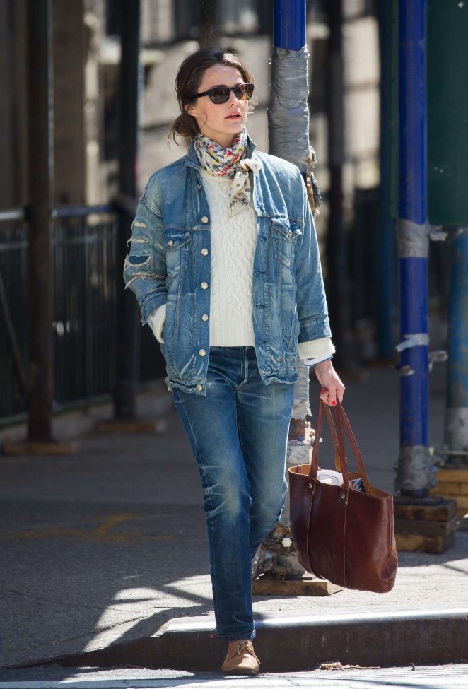 Keri Russell out in Brooklyn