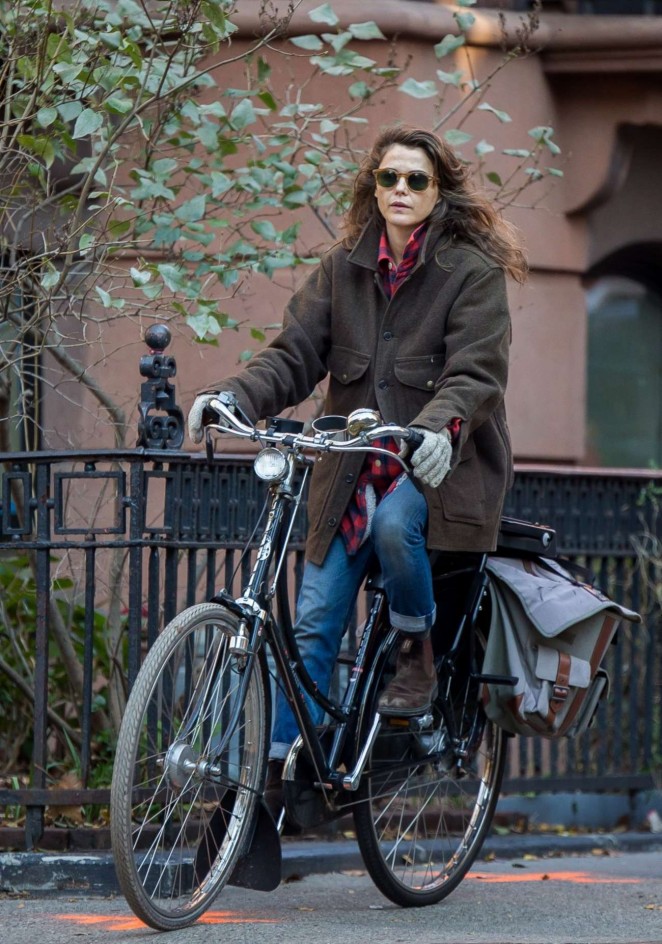 Keri Russell - Riding Bikes in NYC