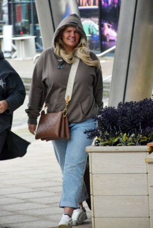 Kerry Katona - Caught up in storm Eunice while arriving at Steph's Packed Lunch