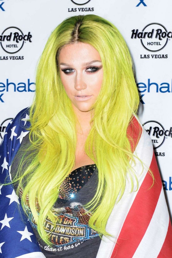 Kesha - 4th Of July Party in Las Vegas