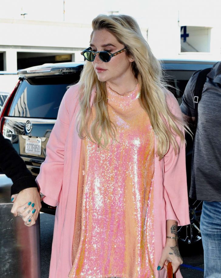 Kesha - Arrives at LAX Airport in LA