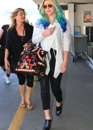 Kesha - Arriving at LAX Airport in Los Angeles