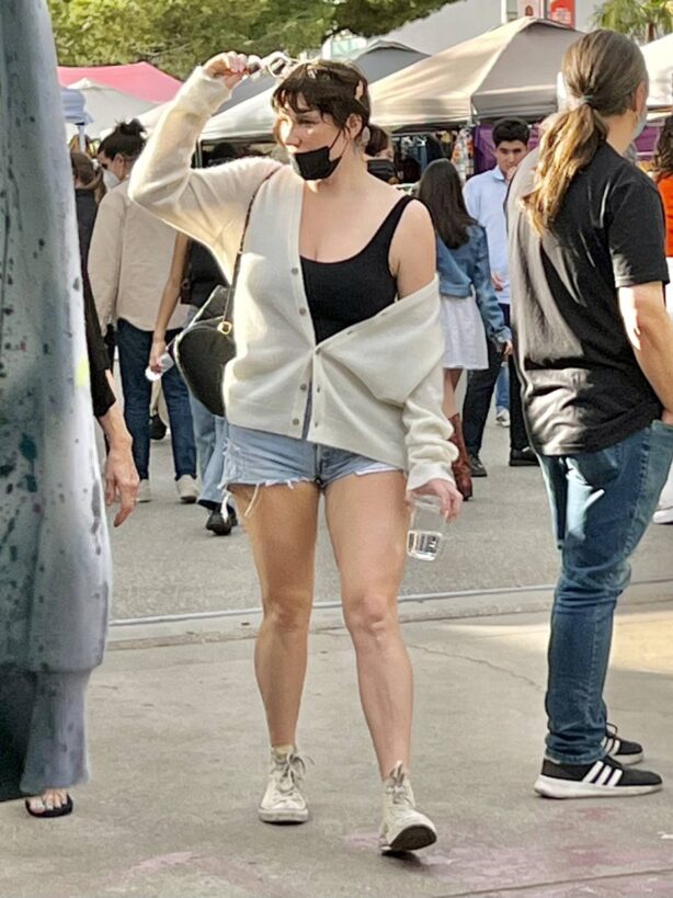 Kesha - As brunette at LA Flea Market in Los Angeles