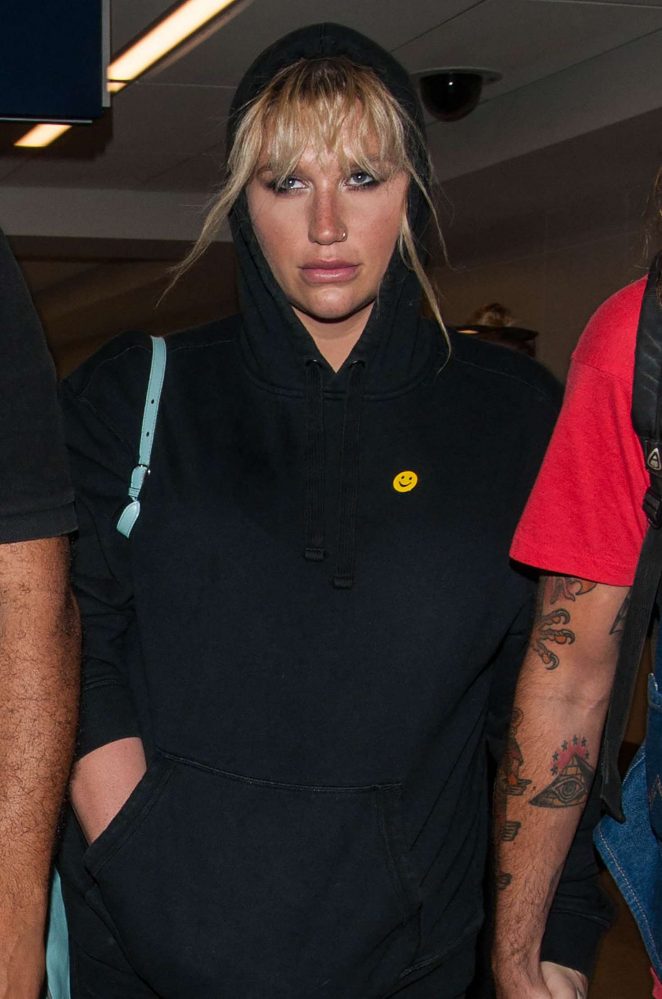 Kesha at LAX Airport in Los Angeles