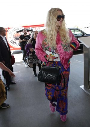 Kesha at LAX airport in Los Angeles