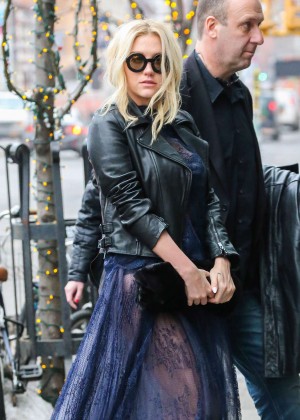 Kesha - Heading to her hotel in NYC