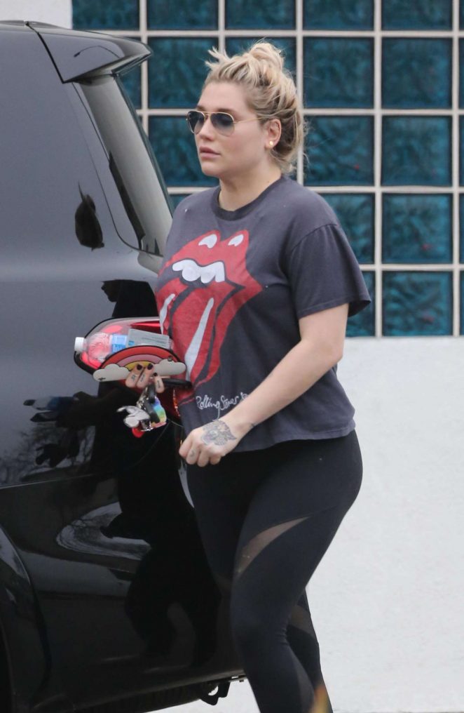 Kesha - Heads to her pilates class in Los Angeles