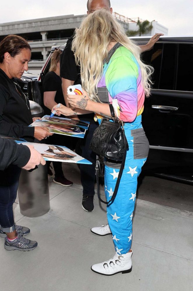 Kesha Sebert - Spotted at Lax Airport In Los Angeles
