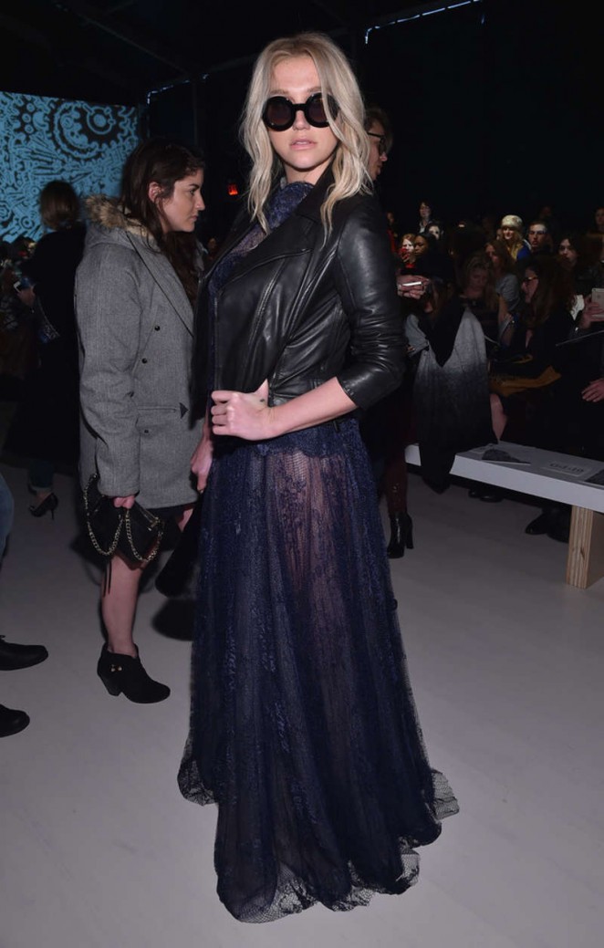 Kesha - Tadashi Shoji Fall 2015 Fashion Show in NYC