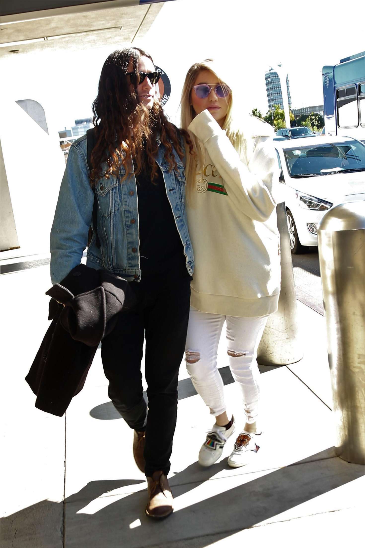 Kesha 2018 : Kesha with her boyfriend Brad Ashenfelter at LAX airport -05